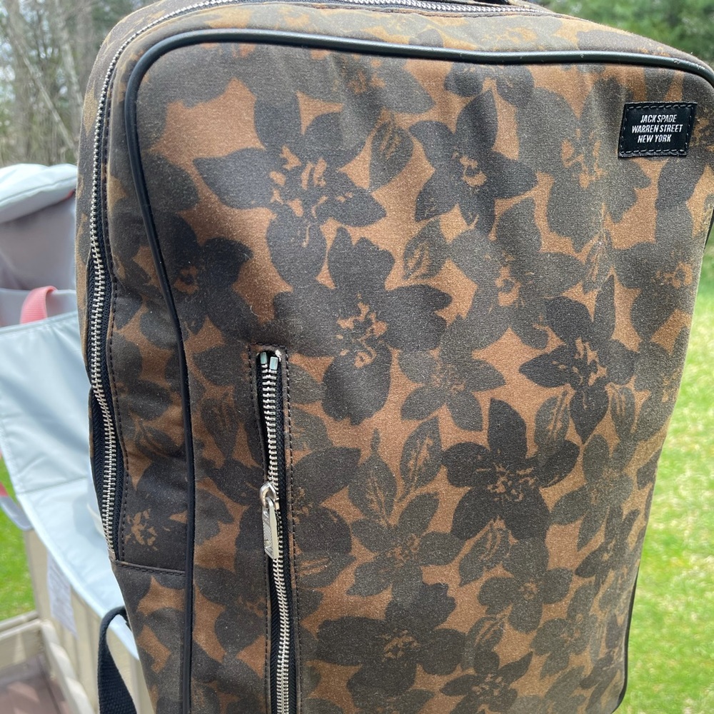 Earthy-flowers backpack with leather trimmed